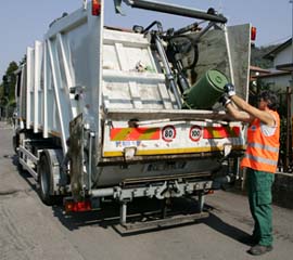 rifiuti_conferimento_camion.jpg