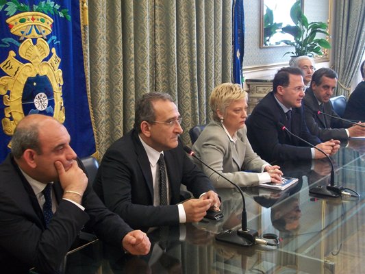 tavolo_conf.stampa_piano_sanitario.jpg tavolo_conf.stampa_piano_sanitario.jpg