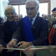 mostra giovani e forti